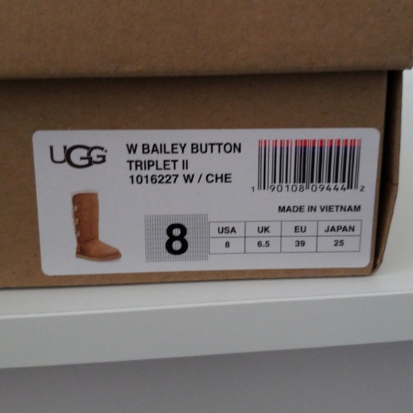 UGG boots bailey button triplet II - Picture 3 of 8